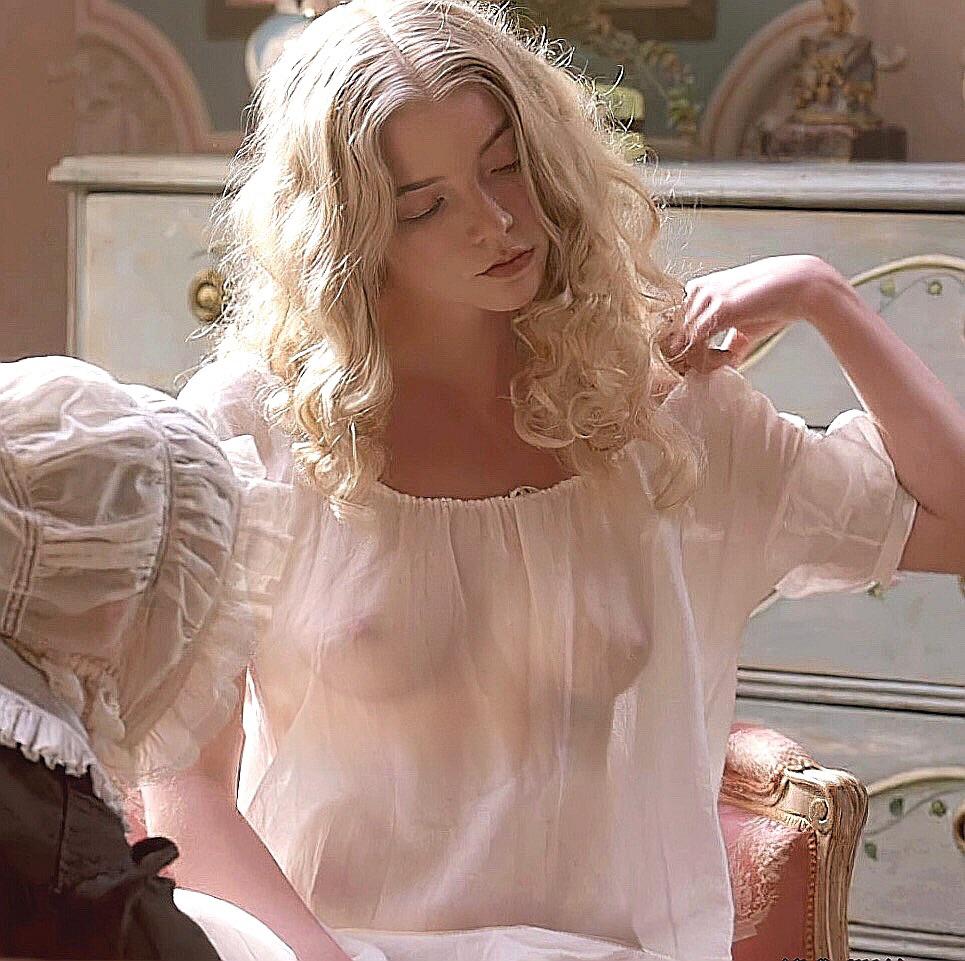 Main content: Blonde angel