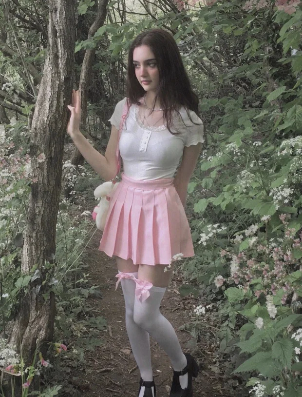 Main content: Forest Cutie