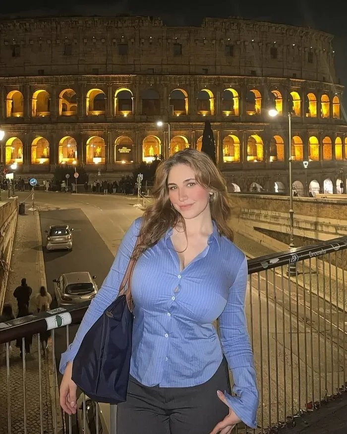 Main content: Magnificent monument