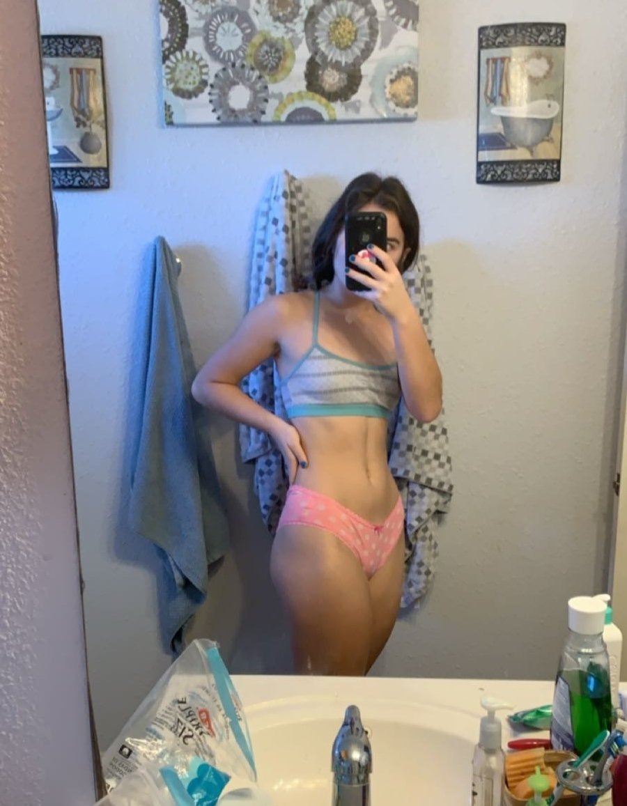 Main content: Selfie